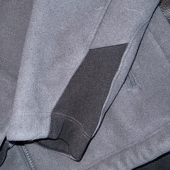 North Face Men's small fleece zip up - Picture 4 of 5